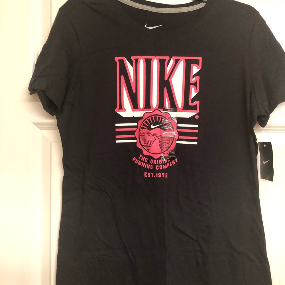 Nike T-shirts (2) - Picture 2 of 7